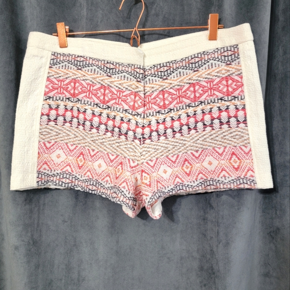 Quinn *Woven Tribal Print Shorts *NWT*Sz L*